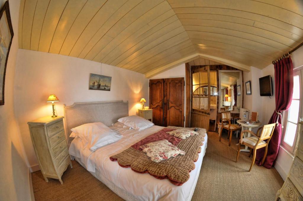 Le Corps De Garde Bed & Breakfast Saint-Martin-de-Re Bilik gambar